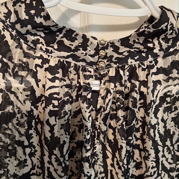 High neck printed blouse with balloon sleeves. - Picture 3 of 3